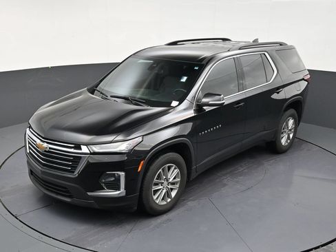 Used 2023 Chevrolet Traverse LT FWD image 9