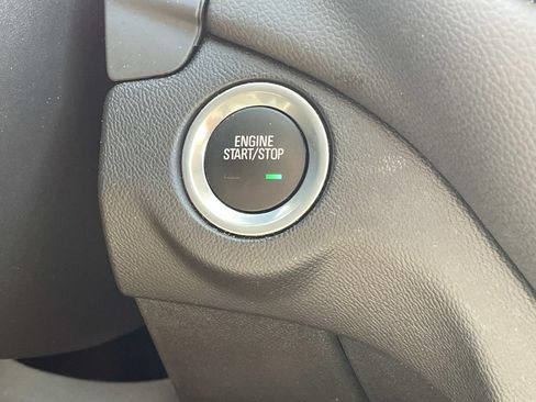 Used 2024 Chevrolet Equinox LT FWD image 21