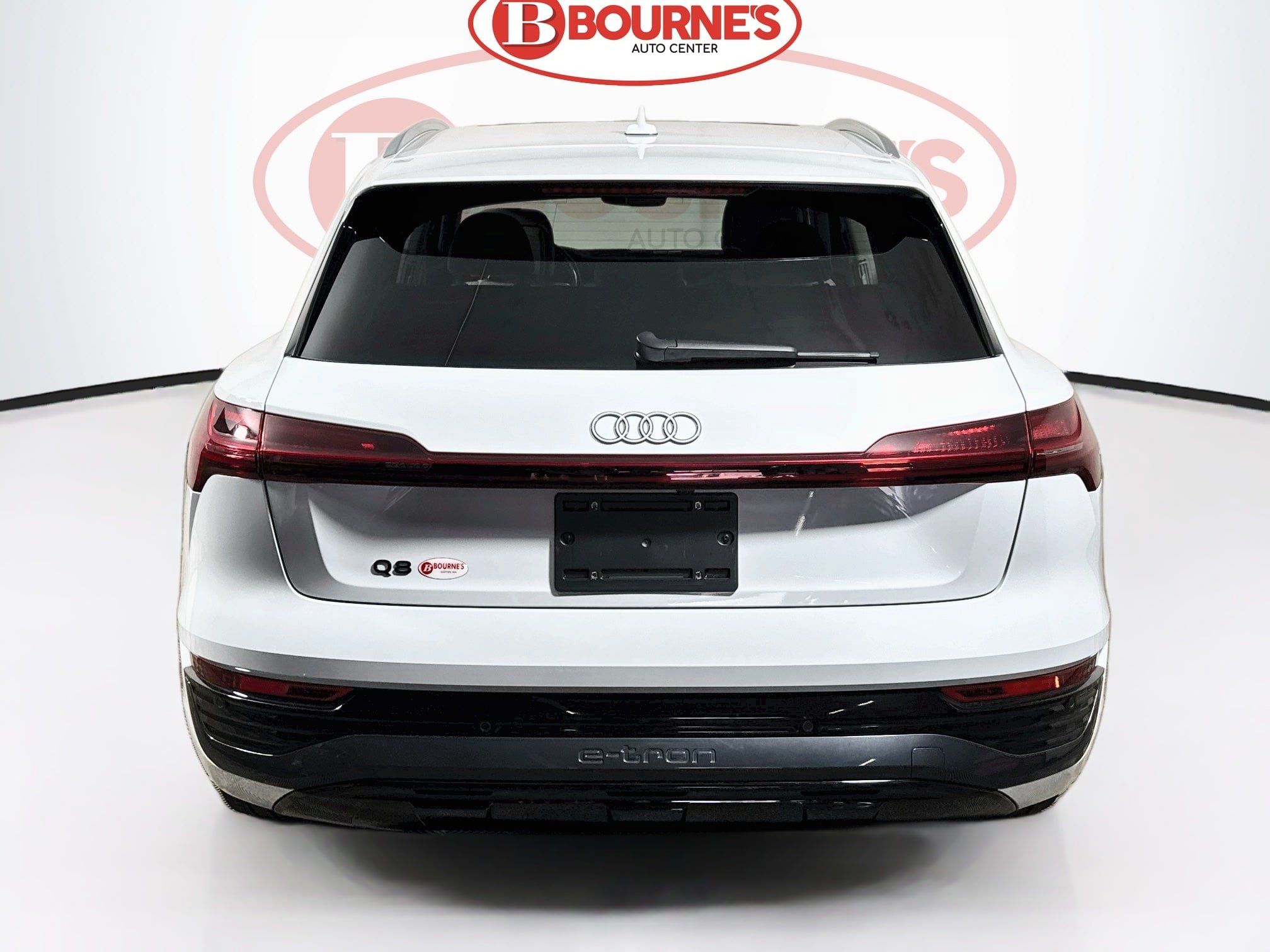 Used 2024 Audi Q8 e-tron Premium Plus w/ Premium Plus Package AWD/4WD image 11