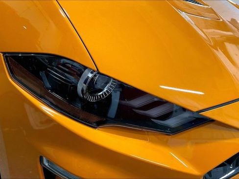 Used 2018 Ford Mustang GT Premium w/ GT Performance Package RWD image 29