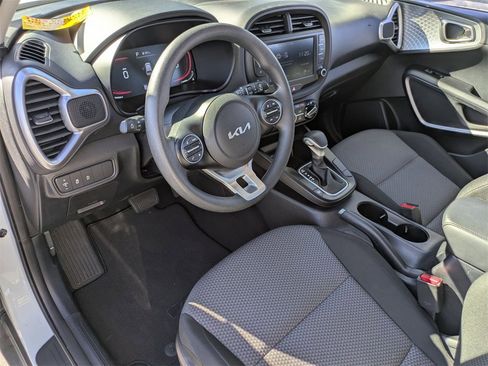Used 2024 Kia Soul LX w/ Option Group 015 image 17