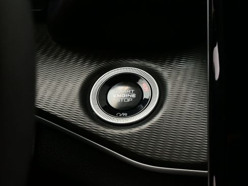 Used 2024 Jeep Grand Cherokee L Altitude image 23