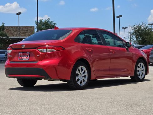 Used 2020 Toyota Corolla LE FWD image 5