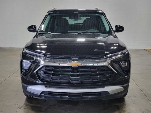 Certified 2025 Chevrolet TrailBlazer LT w/ Convenience Package FWD image 3