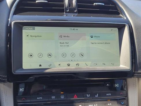 Used 2019 Jaguar F-PACE SVR image 13