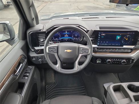 Used 2023 Chevrolet Silverado 1500 LT AWD/4WD image 11