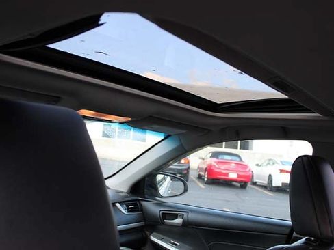 Used 2013 Toyota Camry SE w/ Leather Pkg FWD image 9