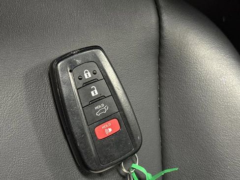 Used 2023 Toyota RAV4 XLE Premium image 27