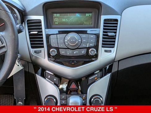 Used 2014 Chevrolet Cruze LS FWD image 25