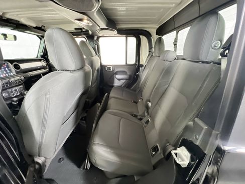 Used 2022 Jeep Gladiator Sport image 22