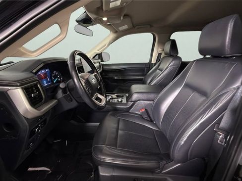 Used 2024 Ford Expedition Max XLT image 17