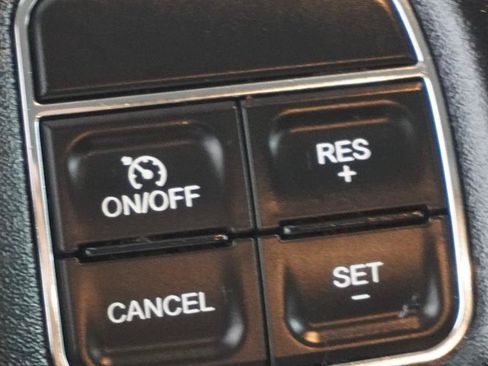 Used 2016 Dodge Journey SXT w/ Comfort/Convenience Group FWD image 22