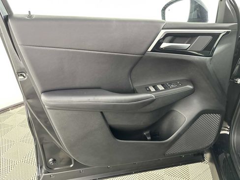 Used 2024 Mitsubishi Outlander SE FWD image 15