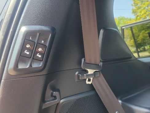 Used 2023 Lexus GX 460 Premium w/ Accessory Package AWD/4WD image 30