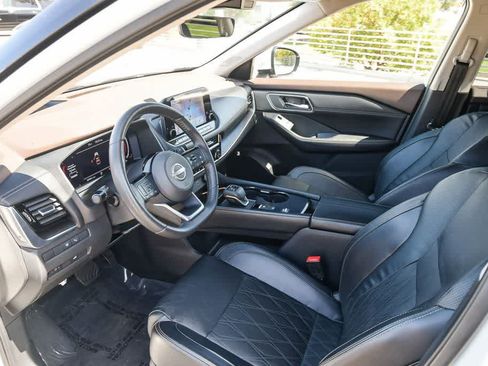 Used 2023 Nissan Rogue Platinum w/ Platinum Premium Package FWD image 16