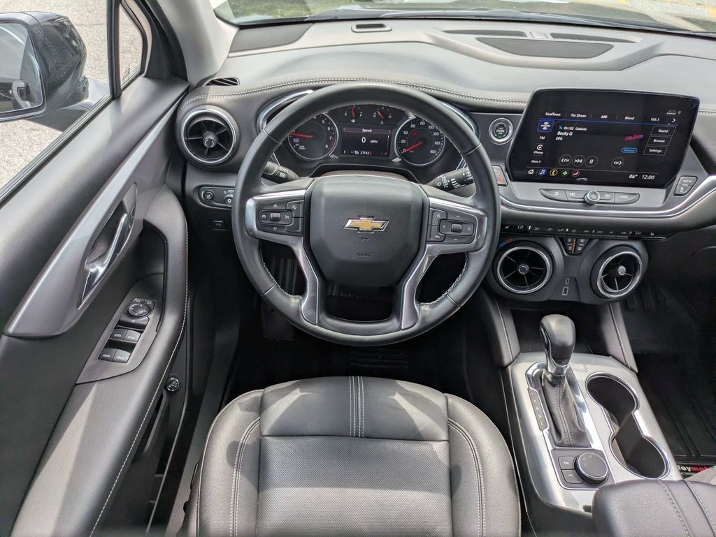 Used 2024 Chevrolet Blazer LT w/ Midnight/Sport Edition FWD image 17