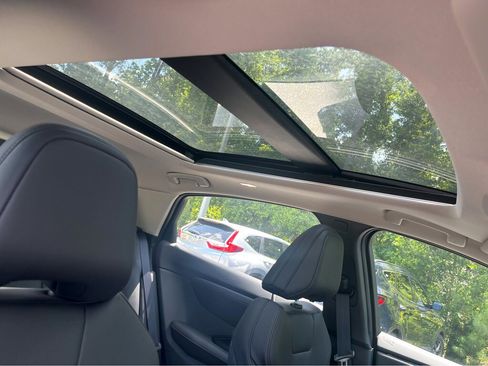 New 2023 Nissan Ariya FWD image 7