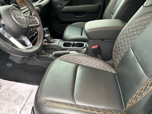 Used 2021 Jeep Wrangler Unlimited Sahara image 12