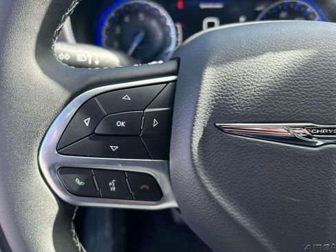 New 2026 Chrysler Voyager LX image 9