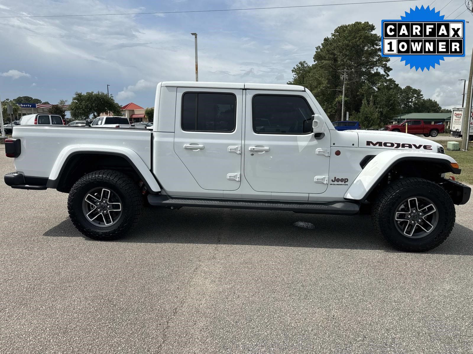 Used 2026 Jeep Gladiator Mojave AWD/4WD image 2
