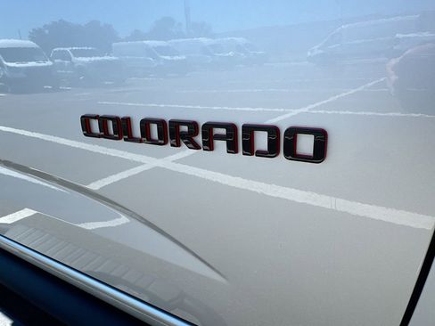 Used 2018 Chevrolet Colorado LT w/ Redline Special Edition RWD image 5
