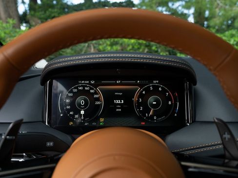 Used 2024 Aston Martin DB12 Coupe image 13