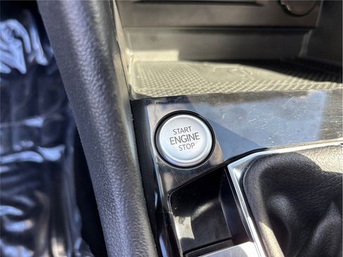 Used 2023 Volkswagen Taos SEL image 24