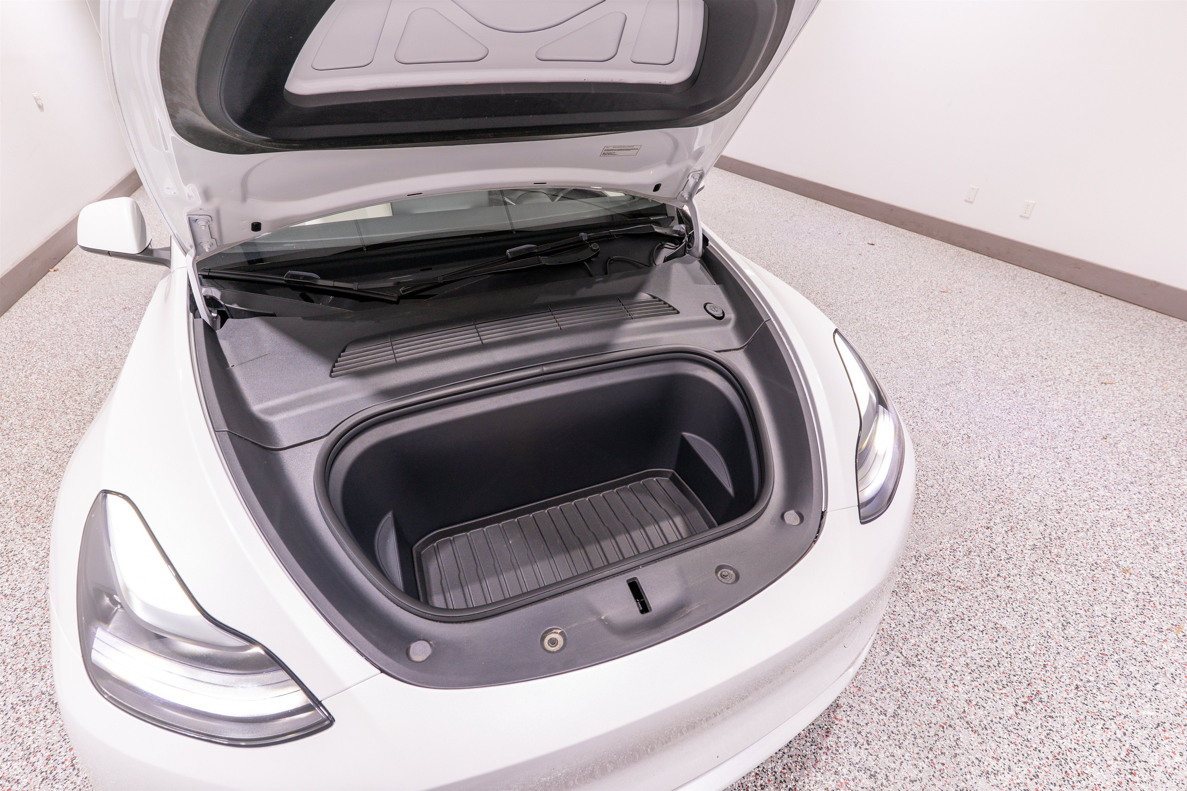 Used 2024 Tesla Model Y Long Range RWD image 30