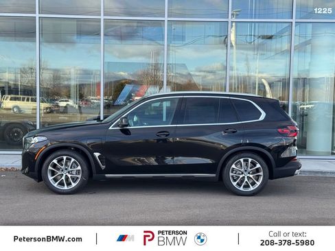 New 2026 BMW X5 xDrive50e image 3