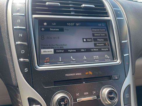 Used 2019 Lincoln Nautilus Reserve AWD/4WD image 17