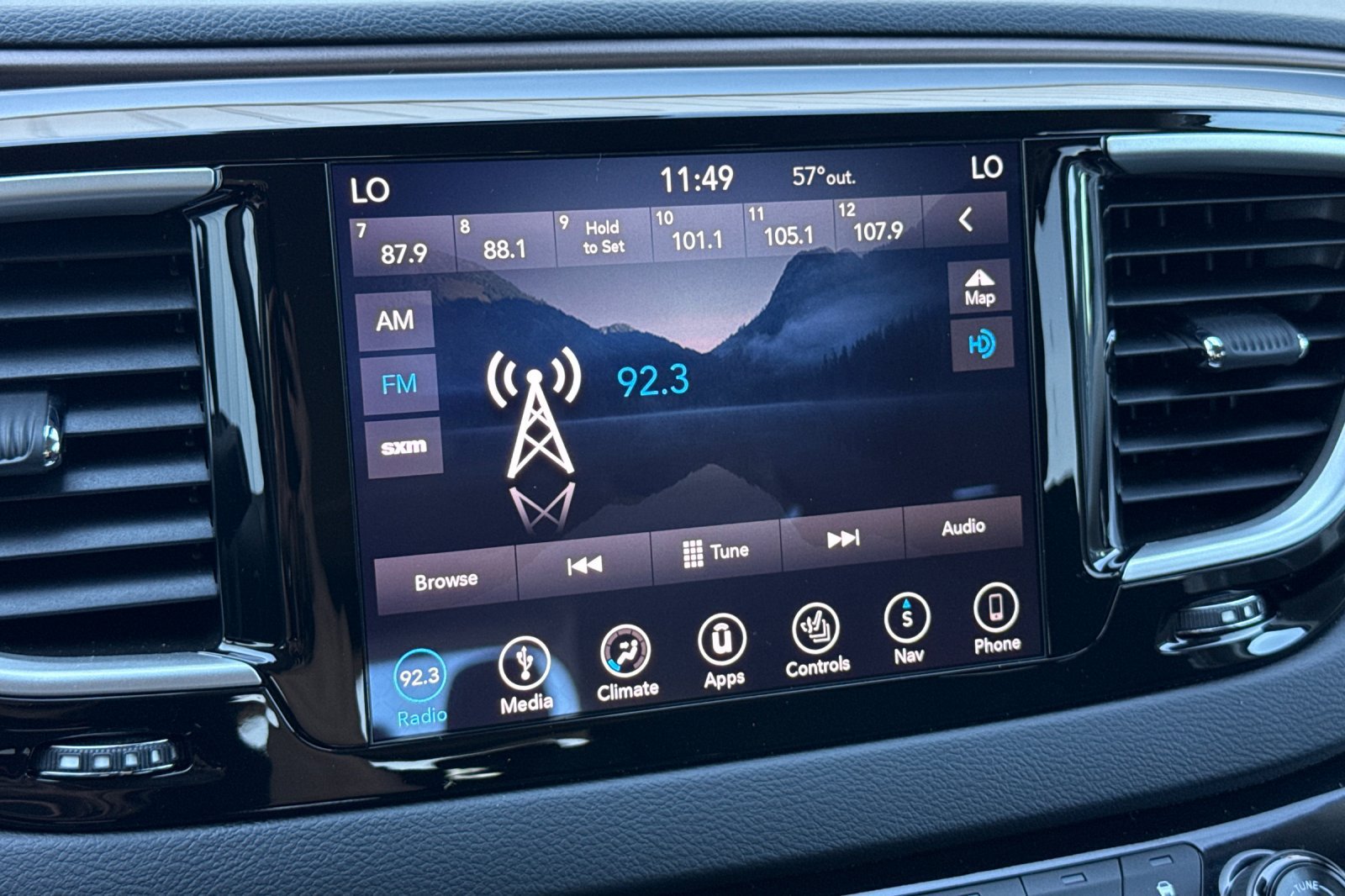 Used 2019 Chrysler Pacifica Touring Plus w/ Advanced Safetytec Group FWD image 26