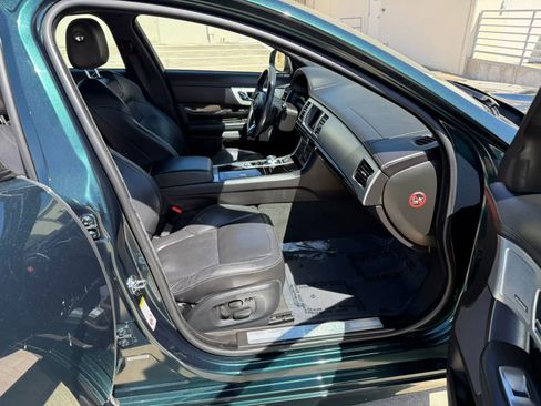 Used 2015 Jaguar XF Portfolio image 18