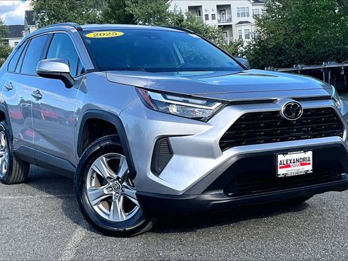 Used 2025 Toyota RAV4 XLE image 2