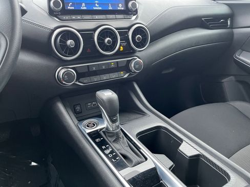 Used 2025 Nissan Sentra SV image 39