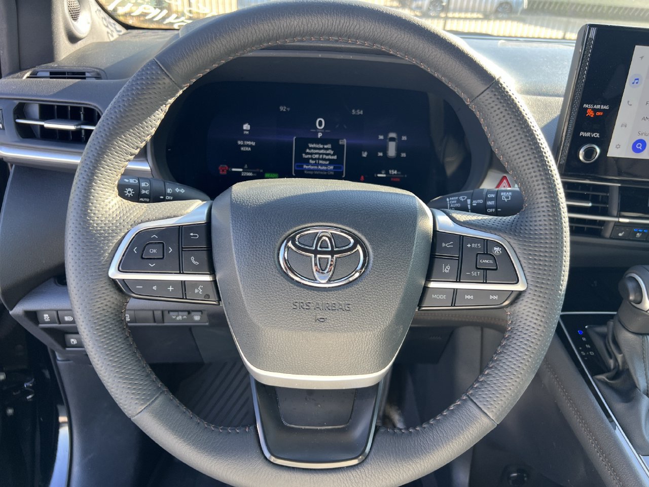 Used 2025 Toyota Sienna Platinum AWD/4WD image 7