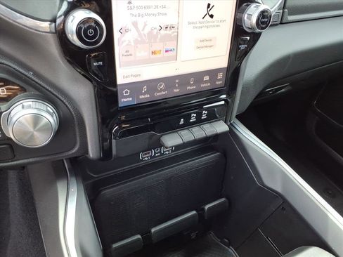 Used 2025 RAM 1500 Laramie image 13