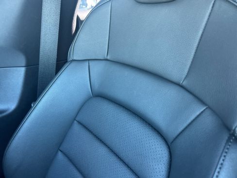 Used 2021 Porsche Taycan image 32