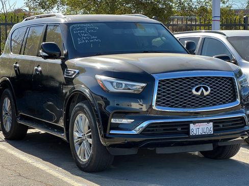 Used 2018 INFINITI QX80 4WD image 2