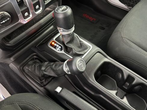 Used 2018 Jeep Wrangler Sport AWD/4WD image 33