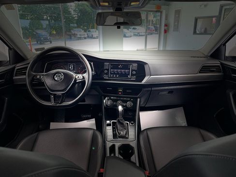 Used 2019 Volkswagen Jetta SE FWD image 19