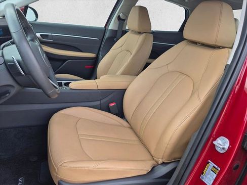 Used 2025 Hyundai Sonata Limited FWD image 17