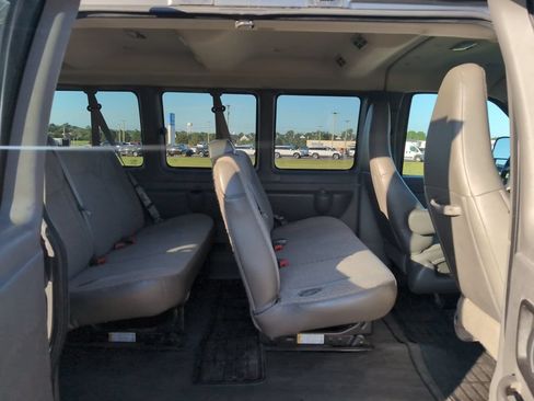 Used 2016 Chevrolet Express 3500 LT w/ LT Preferred Equipment Group RWD image 19