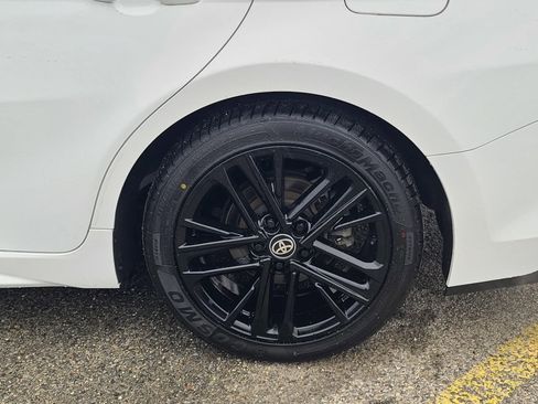 Used 2025 Toyota Camry LE image 31