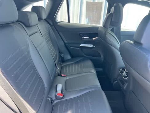 Used 2026 Mercedes-Benz GLC 300 image 23