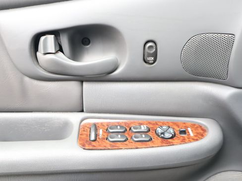 Used 2003 Buick Century Custom image 31