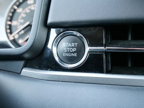 Used 2024 Mitsubishi Outlander SE image 25