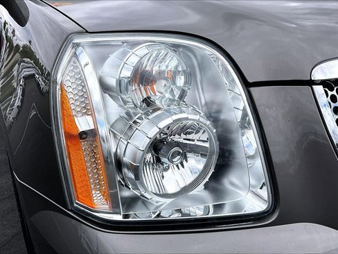 Used 2013 GMC Yukon Denali AWD/4WD image 29