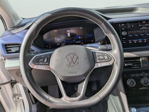 Certified 2023 Volkswagen Taos SE FWD image 26