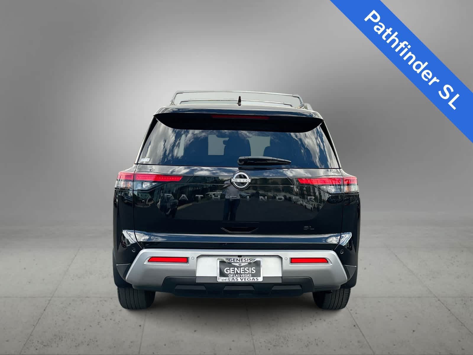Used 2024 Nissan Pathfinder SL w/ Black Appearance Package FWD image 7