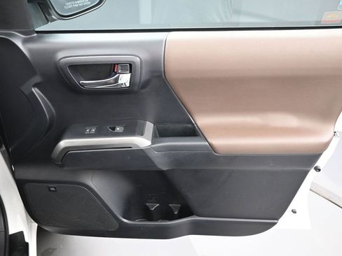 Certified 2020 Toyota Tacoma Limited image 35
